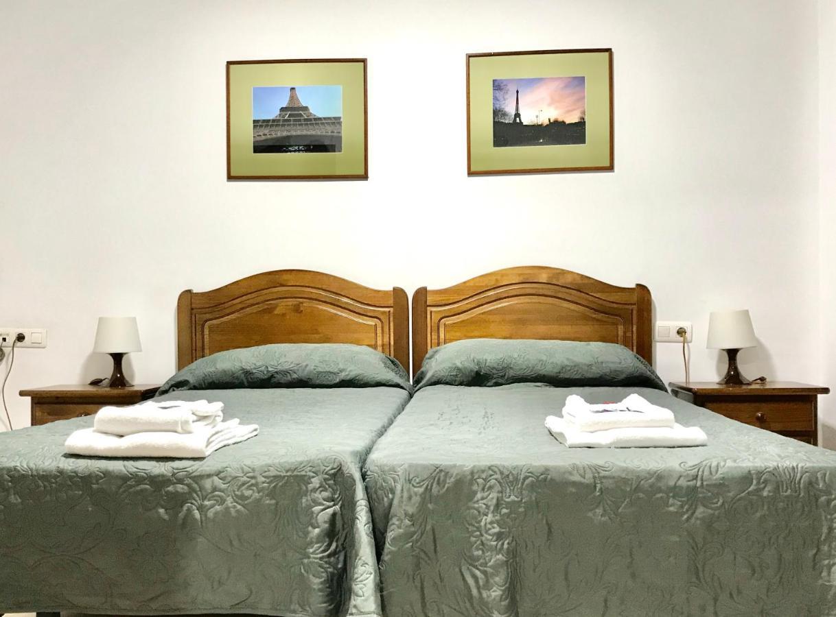Hostal Carlos 2 ลาลิเนียเดลากอนเซ็ปซีออน ภายนอก รูปภาพ