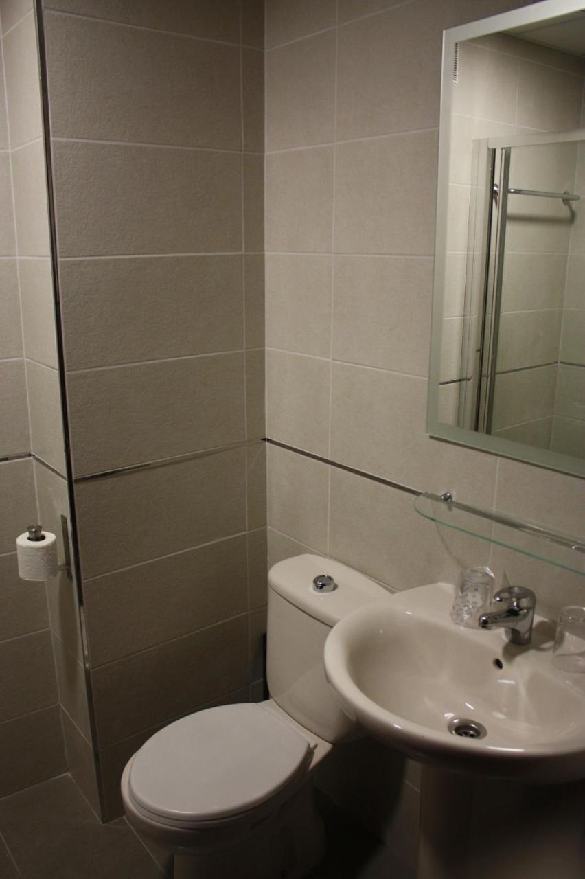 Hostal Carlos 2 ลาลิเนียเดลากอนเซ็ปซีออน ภายนอก รูปภาพ